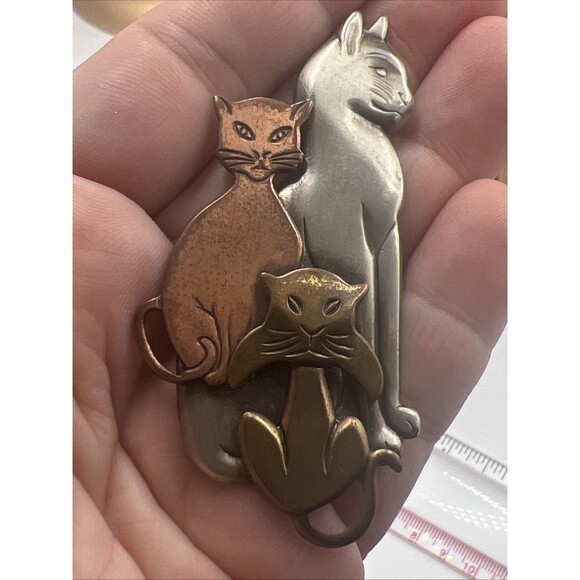 Vintage CAT PIN Signed K&T 3 Cats Brass Pewter Copper Tone Silver tone Brooch 3” - Picture 4 of 7
